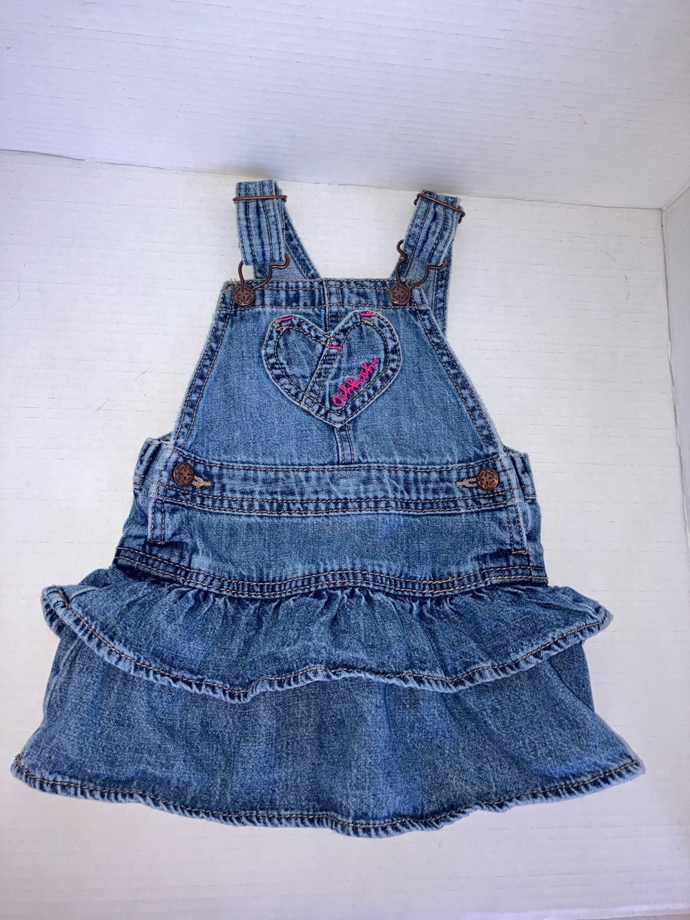 OshKosh Girl Blue Denim Ruffle Overall Jumper Dress Heart Pocket 18 mo Adjust‎